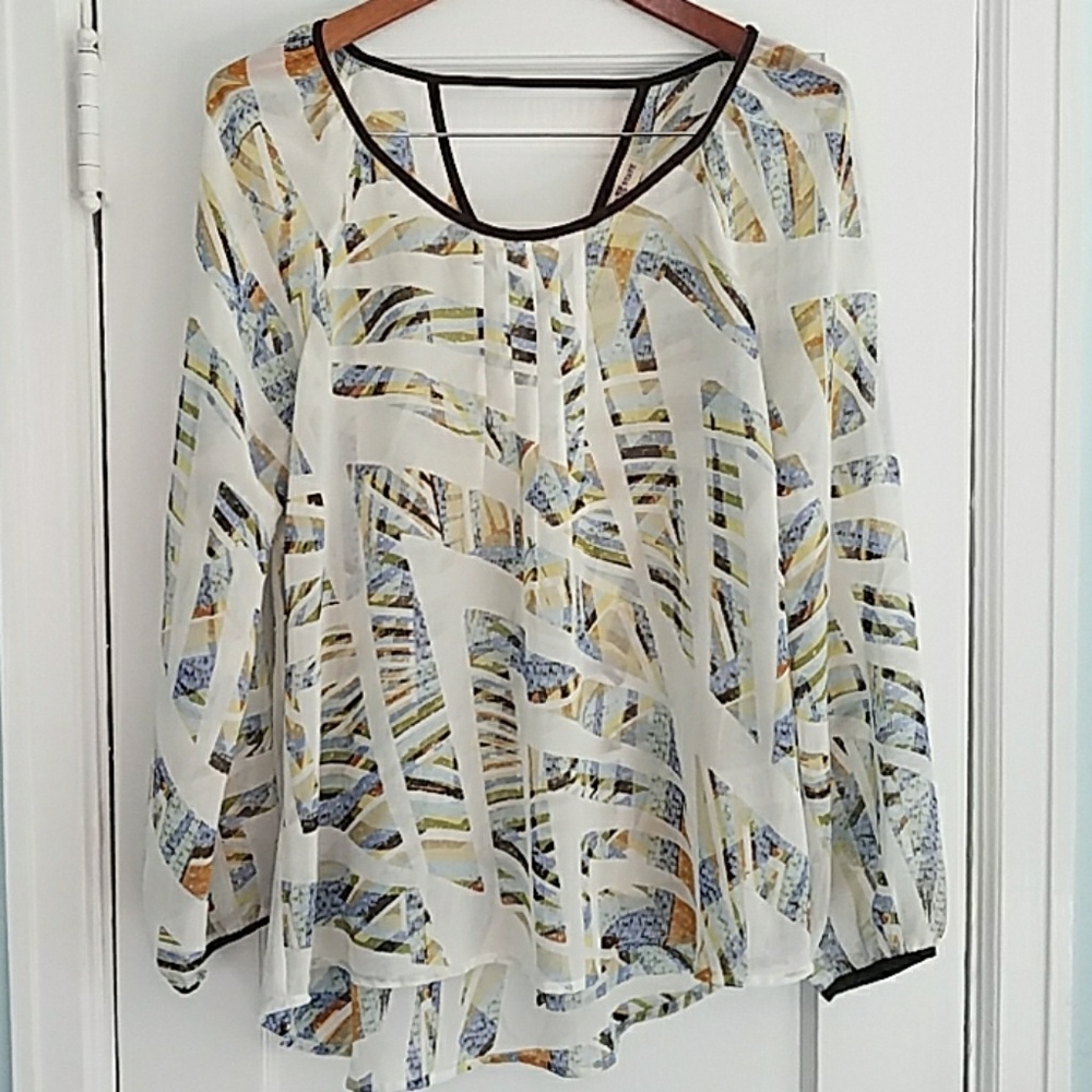 3/$20 Altar'd State - Geometric Patterned Blouse